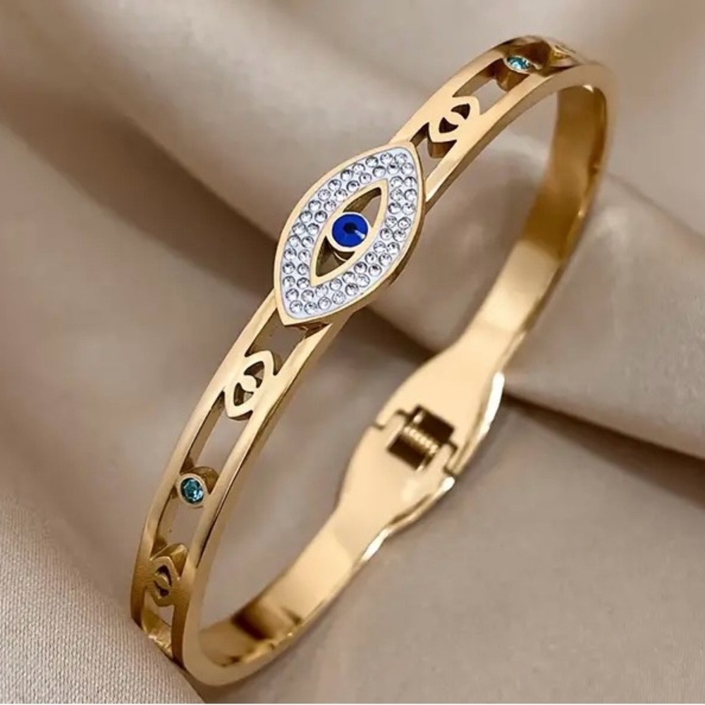 Exquisite Stainless Steel Hollow Evil Eye Decorative Charm Bracelet Rhinestones